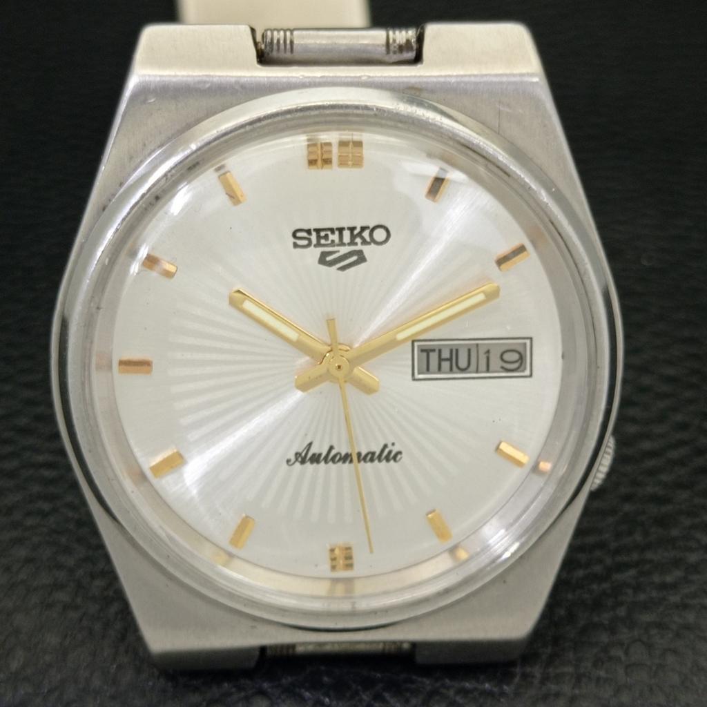 USED GENUINE VINTAGE SEIKO 5 AUTOMATIC JAPAN MENS SILVER DIAL WATCH A433297-2 R115-a433297