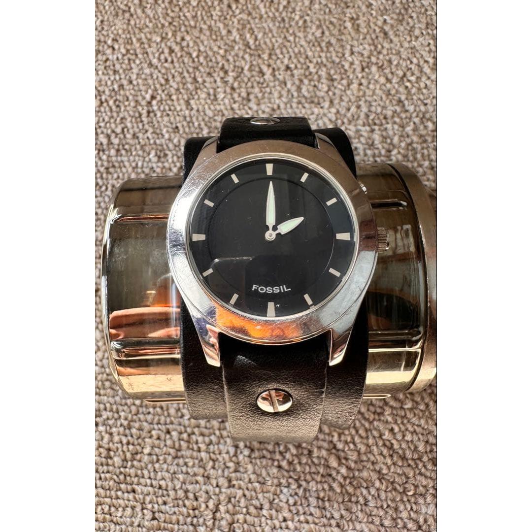 Used FOSSIL analog quartz watch black