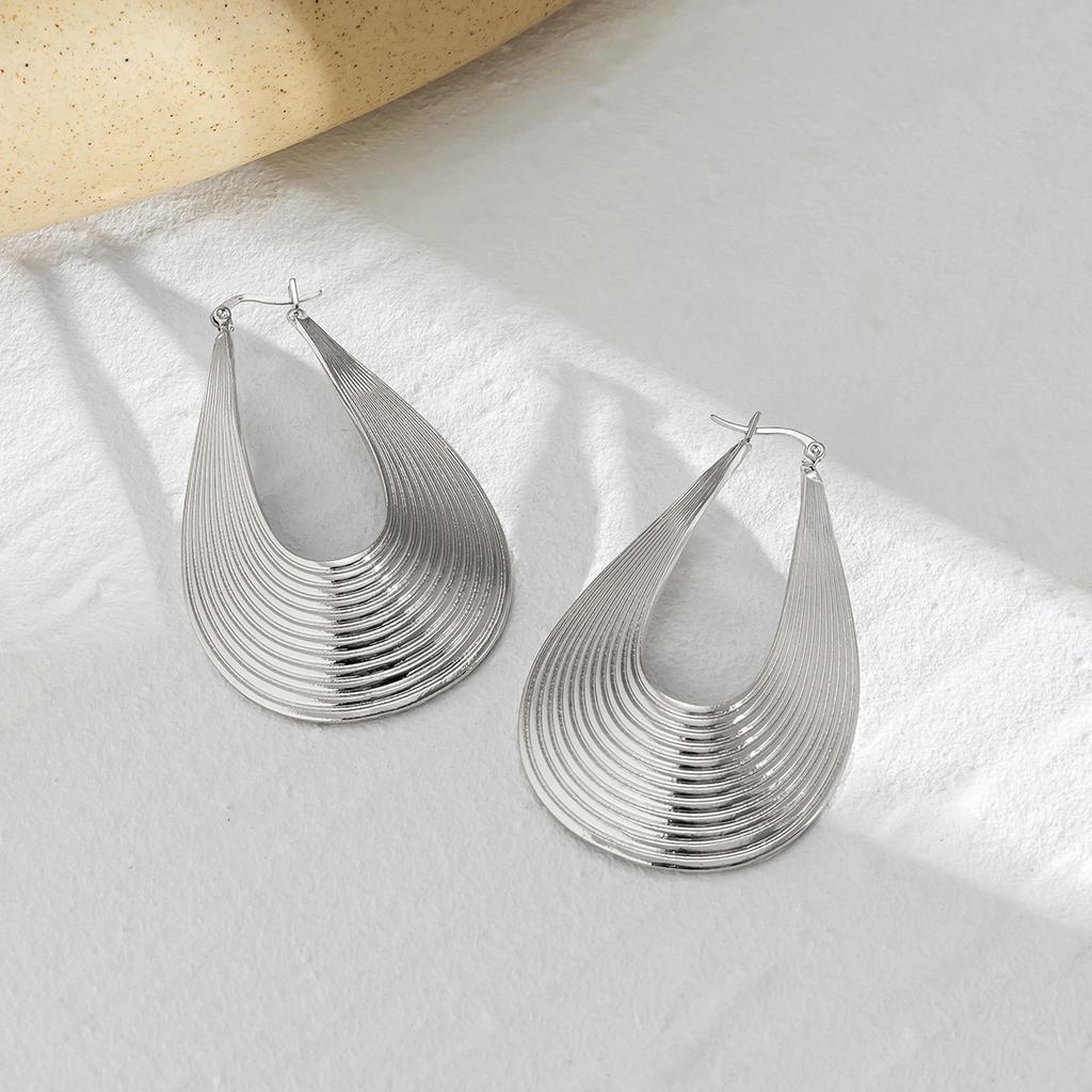 Exaggerated Retro Geometric Curved Striped Stud Earrings, Niche Design Metal Personalized Earrings