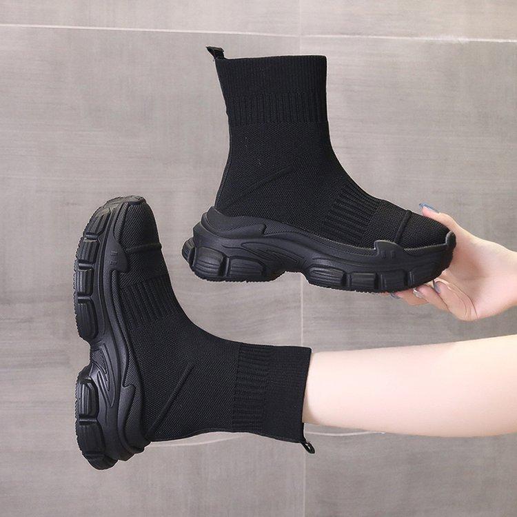 Calcetines y botas de mujer 2024 verano nuevo negro calcetines altos zapatos mujer suela gruesa elástico tejido de mosca zapatos casuales nicho zapatos de moda