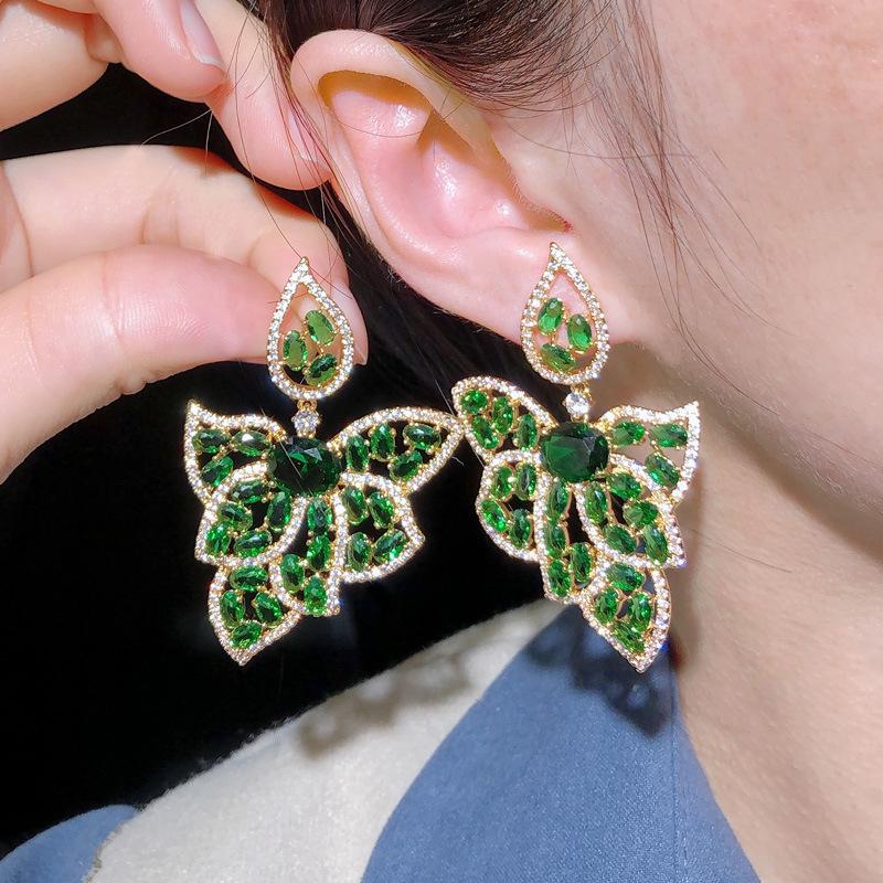 E0302 Übertriebene Persönlichkeit Temperament Ohrringe, Glänzende 3A Zirkon Blatt Ohrringe Nadel
