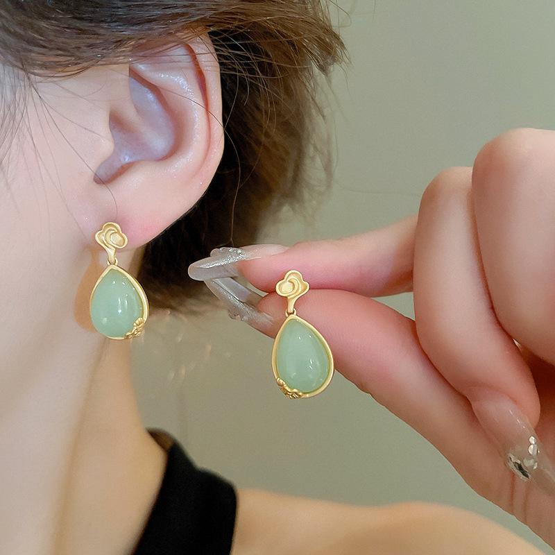 Elegant Chinese Cloud Resin Teardrop Silver Needle Earrings for Women