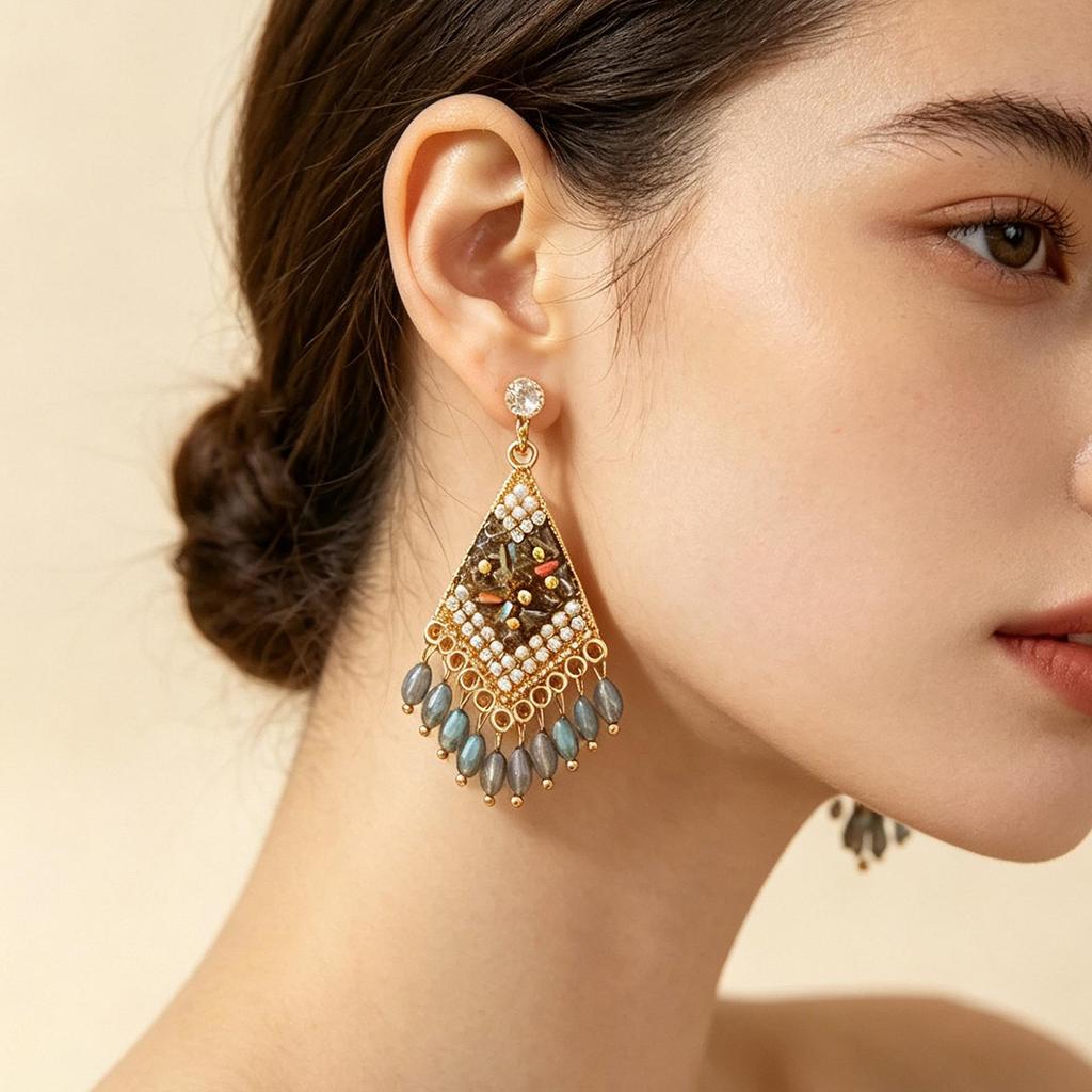 Elegant Rhinestone Tassel Earrings: Ethnic Retro Court Style with High-End Niche Appeal