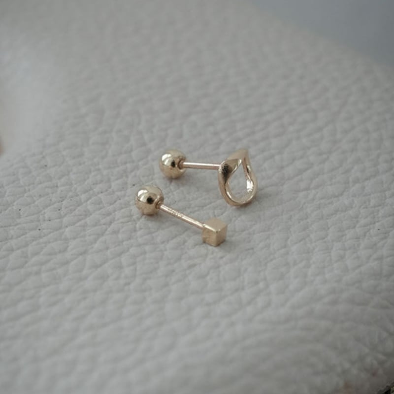 Youngglow 14k Mini Cube Piercing