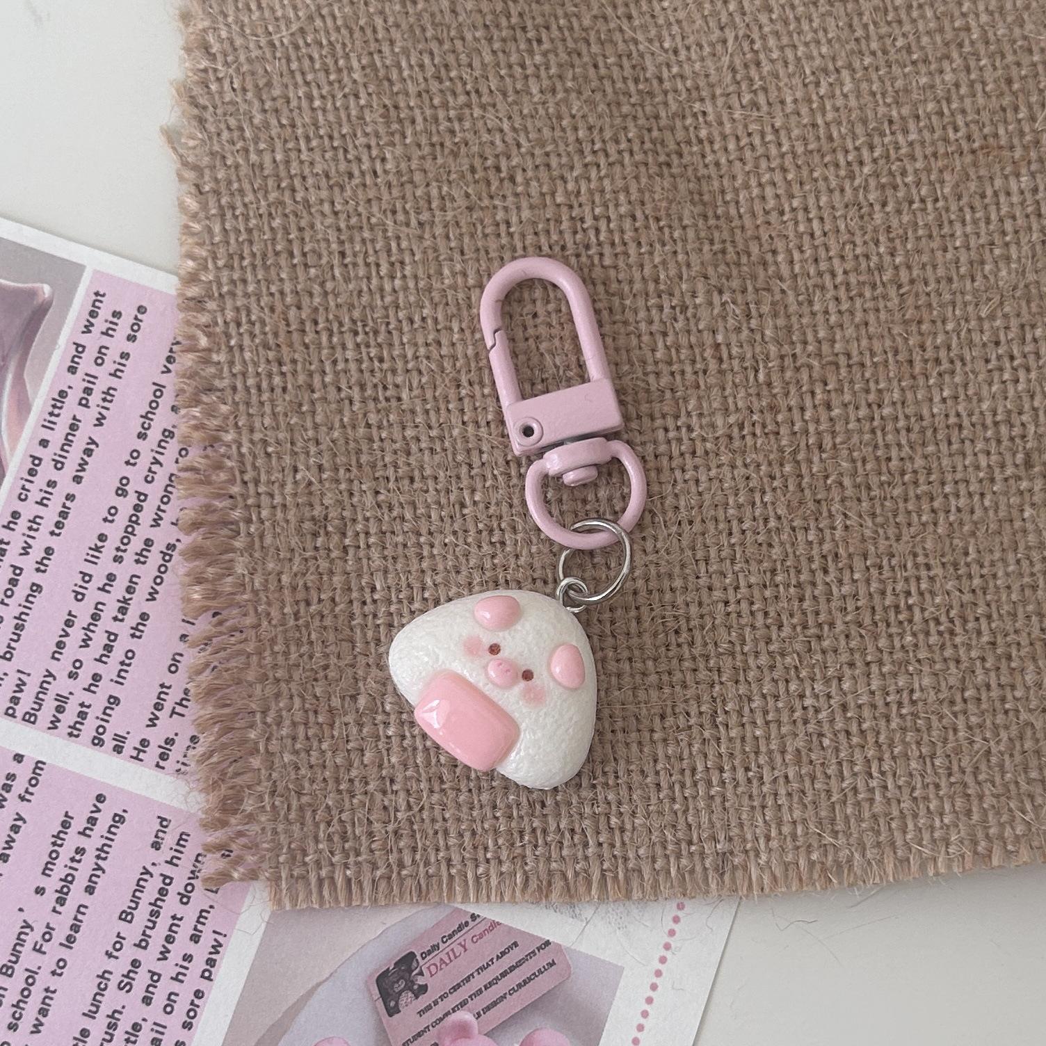 

Брелок в виде рисового шарика-треугольника с поросенком - Милый кулон нежно-розового цвета для рюкзака, подарки для пар и лучших друзей