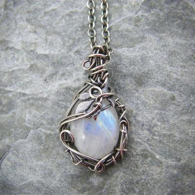 Great Clavicle Necklace Retro Skin-friendly Fine Workmanship Faux Moonstone Pendant Charm