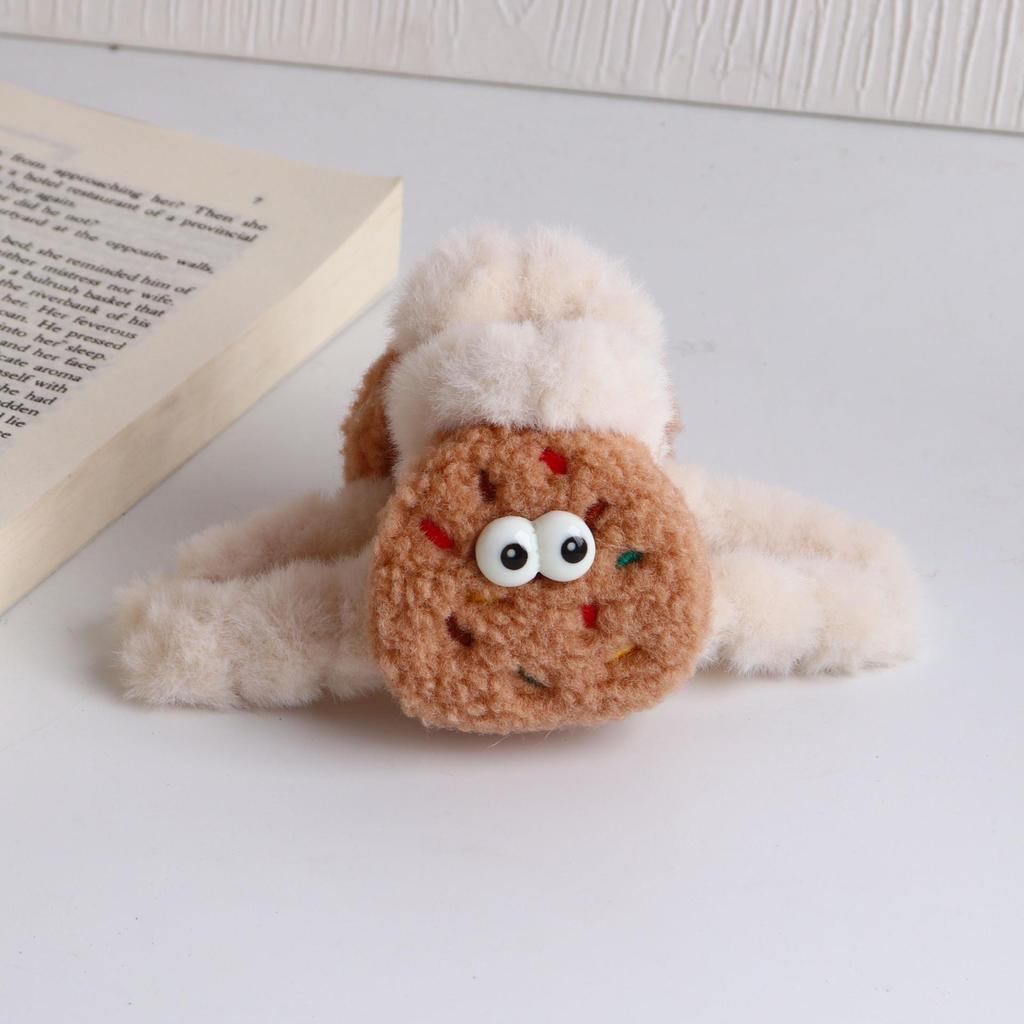 Capybara Plush Claw Hair Clip - Cute Autumn/Winter Cartoon Bun Holder for Girls