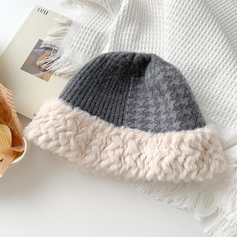 

Dongdaemun 2025 new Internet celebrity knitted hat women s season thickened warm plush ear protector wool basin hat One size fits all сірий