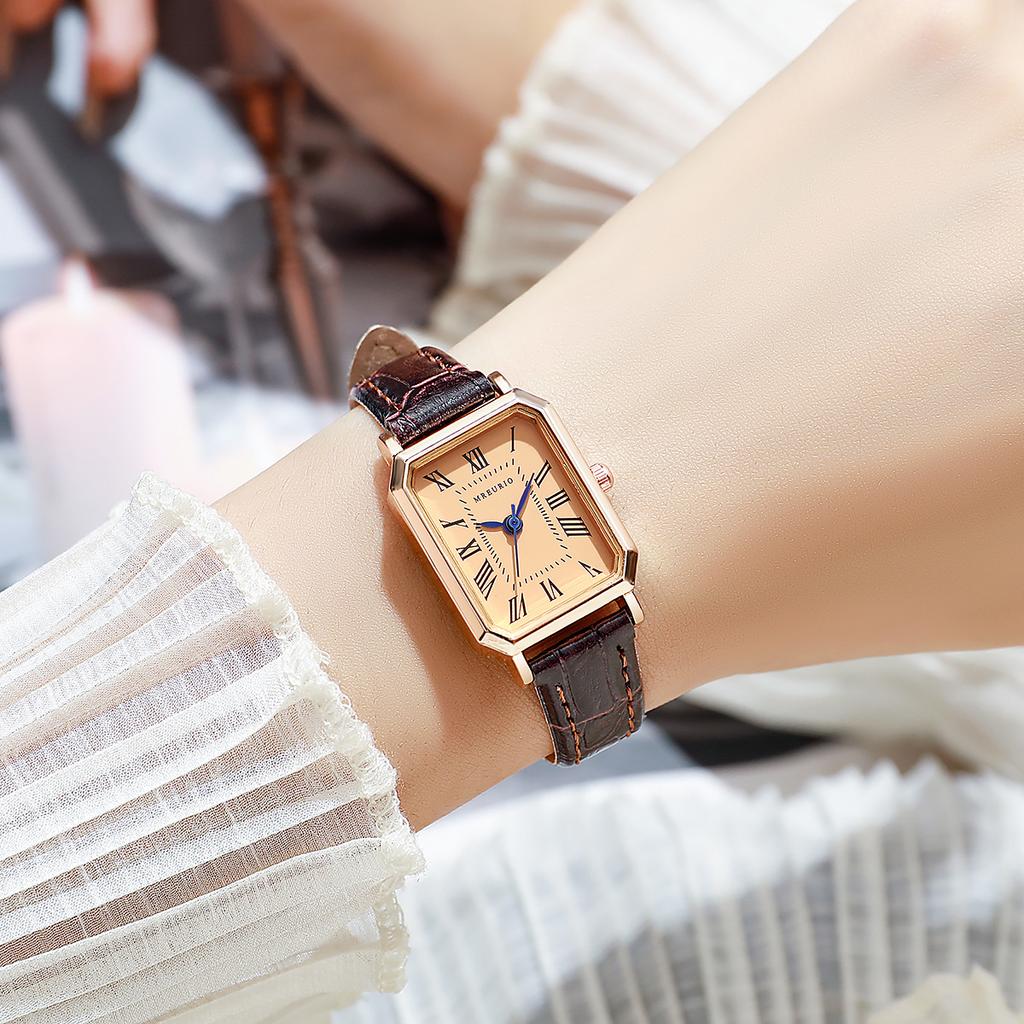 Women Square Quartz Watch Retro Roman Numerals Dial Black Leather Strap Elegant Casual Office Ladies Wristwatch