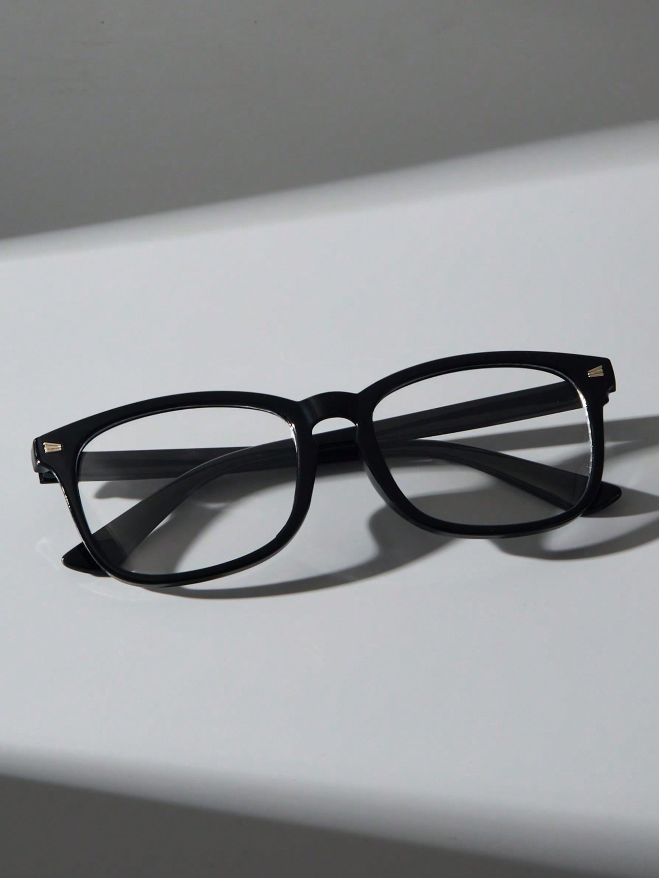 

1 шт. Модные квадратные пластиковые оправы для женщин, прозрачные очки для мужчин, повседневные очки для фотосъемки, аксессуары для одежды.