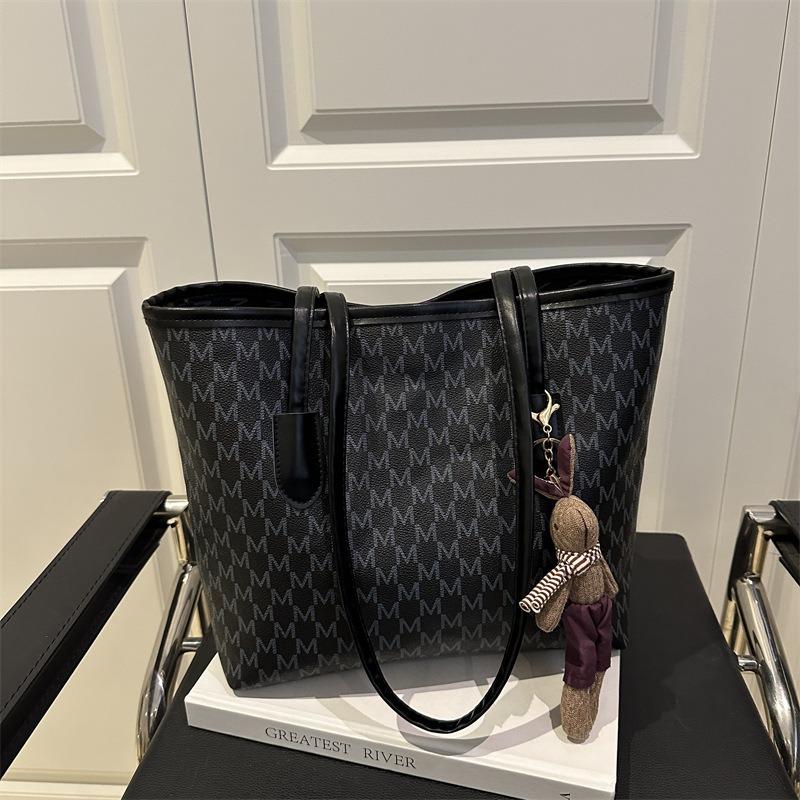 New retro trend printing large capacity shoulder armpit bag simple high-end temperament versatile handbag