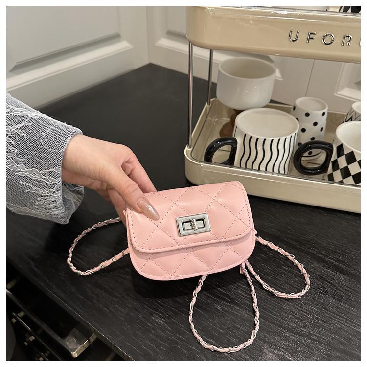 Chic Mini Chain Shoulder Bag Fashionable Small Faux Leather Crossbody Purse for Women