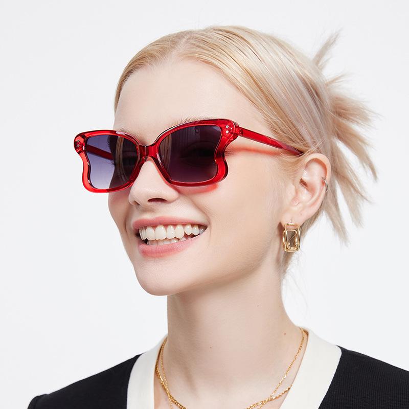 2026 New Fashion PC Sunglasses Women Trendy Blush Glasses