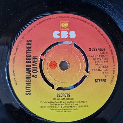 7inch Record SUTHERLAND BROTHERS & QUIVER - Secrets SCBS4668 CBS 1976 UK Rock Used