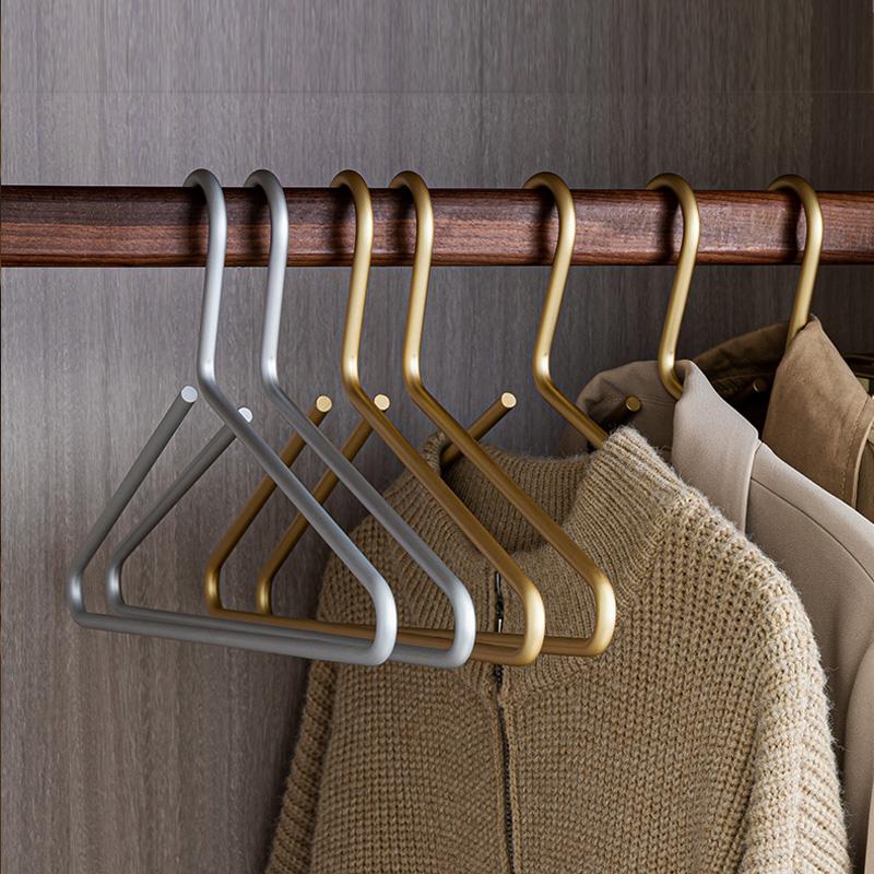 5pcs Coat Hangers Solid Aluminum Alloy Seamless Matte Gold Clothes Hanger Trousers Sweater Storage Racks Wardrobe Organizer