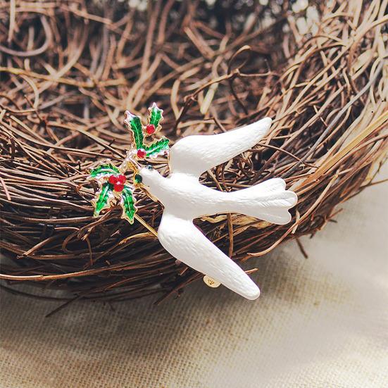 Brooch Handcrafted Glaze Finish Peace Pigeon Enamel Pin Symbol of Peace Freedom Hope Shirts Suits Denim Jackets Badge