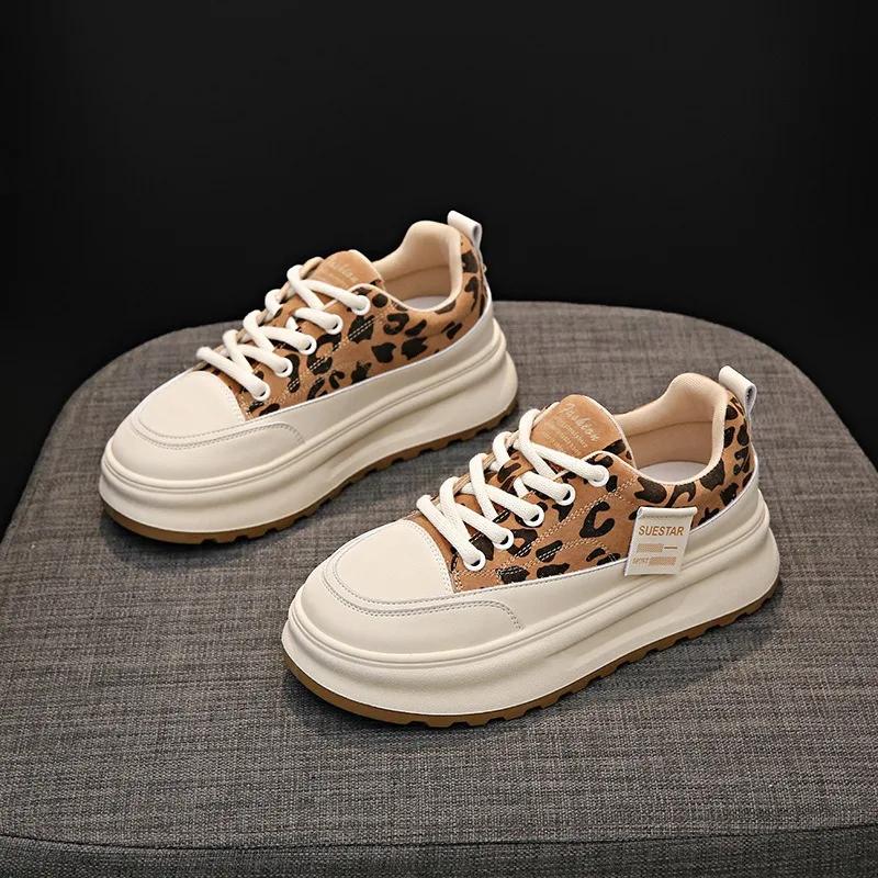 Modische Freizeitsneaker aus Leder mit Leopardenmuster für Damen Designer Erhöhung Sport Damen Board Schuhe Mode Plateau Zapatos De Mujer