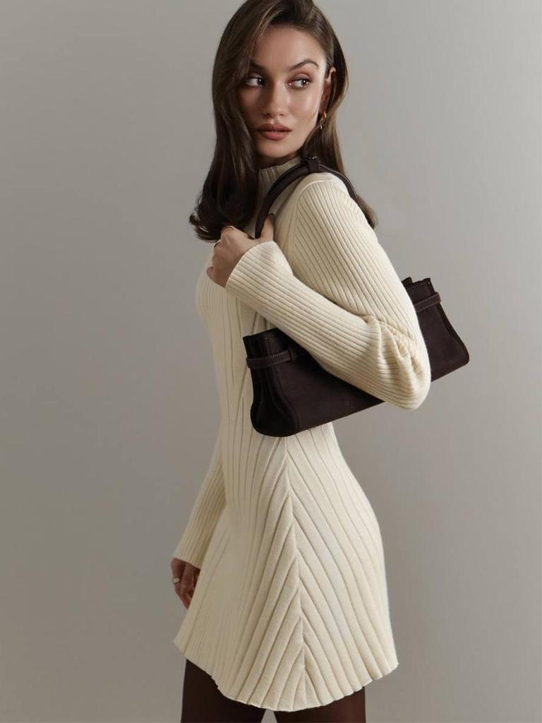 Strickkleid mit hohem Kragen und langen Ärmeln - Frühling 2025 Europäisch & Amerikanisch Verspielte A-Linie Kurzer Rock