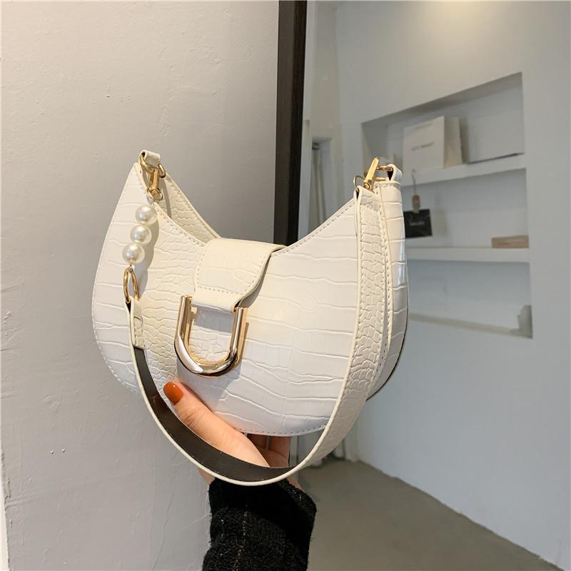 

Маленькая женская сумка в иностранном стиле 2024 года, новая осенняя сумка через плечо с текстурой под мышкой, модная повседневная сумка-мессенджер для женщин белый