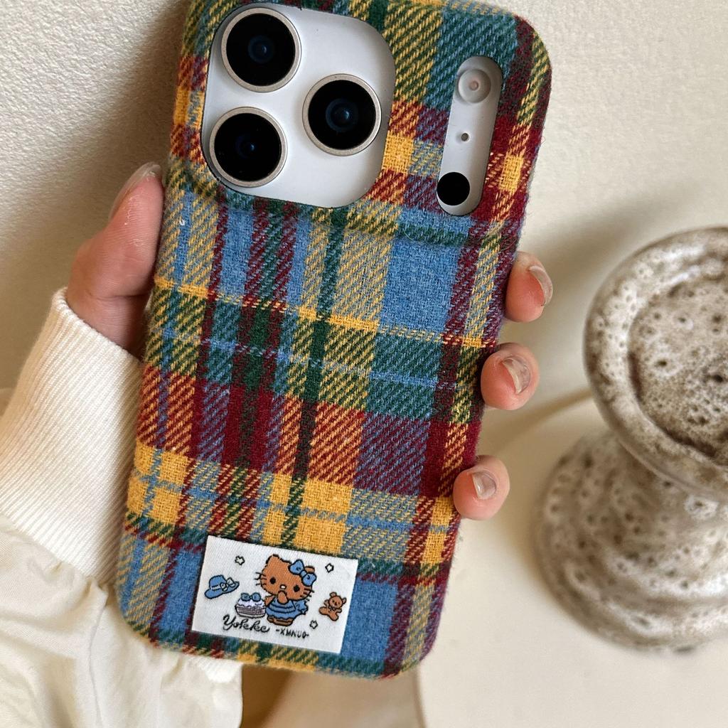 College style autumn and winter plaid applies to iPhone17Pro max mobile phone case Apple 16 new 14/15 plush case