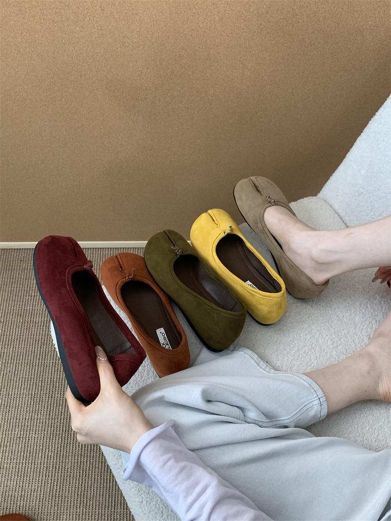 Inner Height Increase, Evening Wind Pig's Trotters, Split-toed Shoes, Women's 2025 New Suede Soft-soled Shallow-mouth Single Shoes, Pig's Feet La