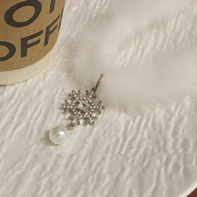 Christmas Pendant Choker Soft Plush Material Perfect Gift for Women Girls
