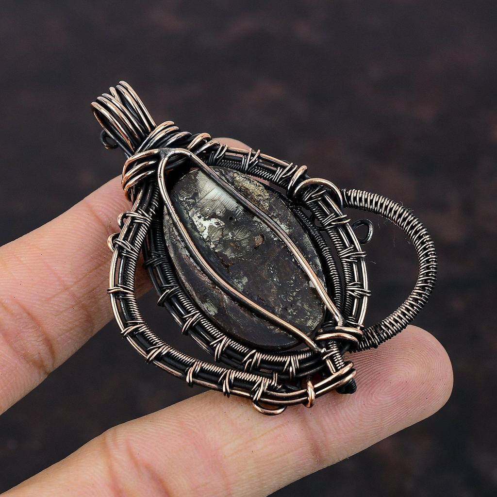 Pandantiv cal sălbatic cu magnezit, sârmă de cupru înfășurată, pandantiv lucrat manual, bijuterii de designer, pandantiv cu piatră prețioasă, bijuterii din cupru, cadou de Ziua Mamei