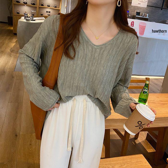 Women's Chic French V-Neck Knit Sweater, Lightweight for Spring/Autumn, Unique Korean-Style Design