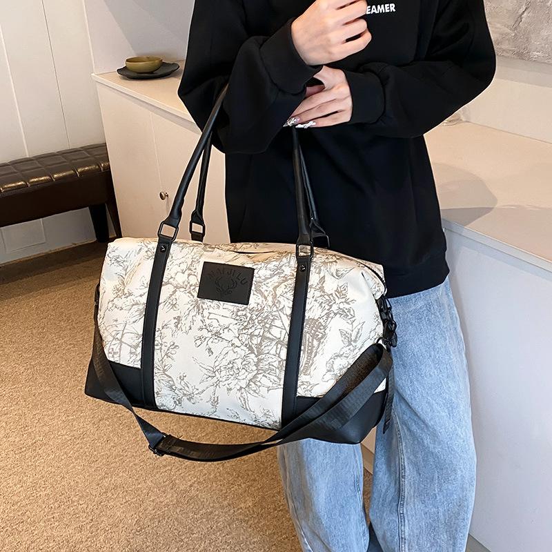 Women's Fashionable and Atmospheric Pattern Contrasting Color Handheld Travel Bag Large Capacity Lever Storage Bag
