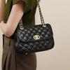 Damen Mini Quadratische Crossbody Tasche Mit Kettenriemen Gestepptes Design Weiche Lederoptik Schulter Täglicher Straßenstil