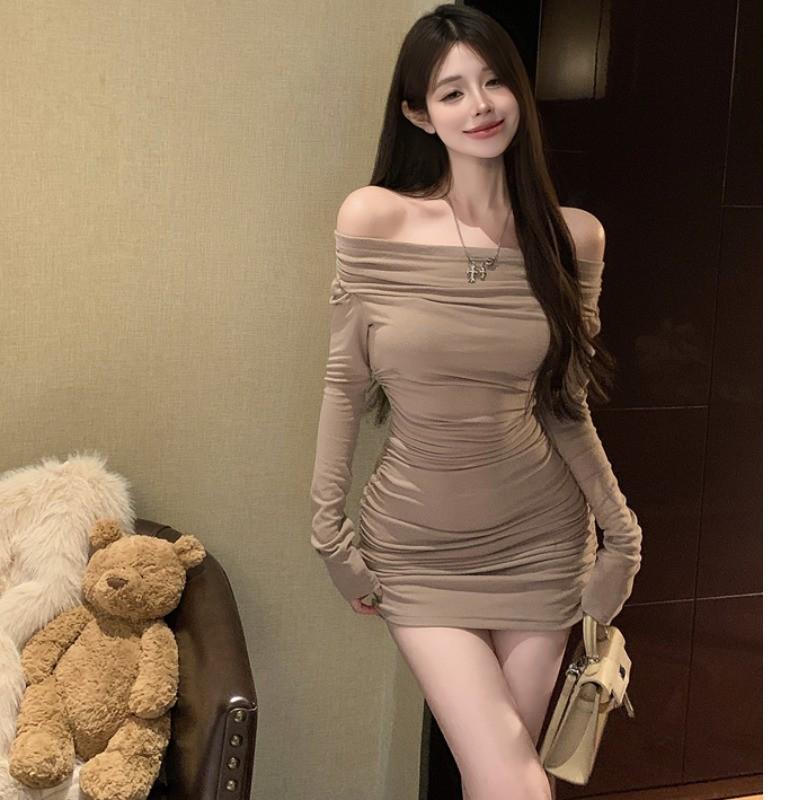 Women's Autumn One-Shoulder Long-Sleeve Dress with Pleated Waist and Slim Hip-Wrapped Inner Short Skirt