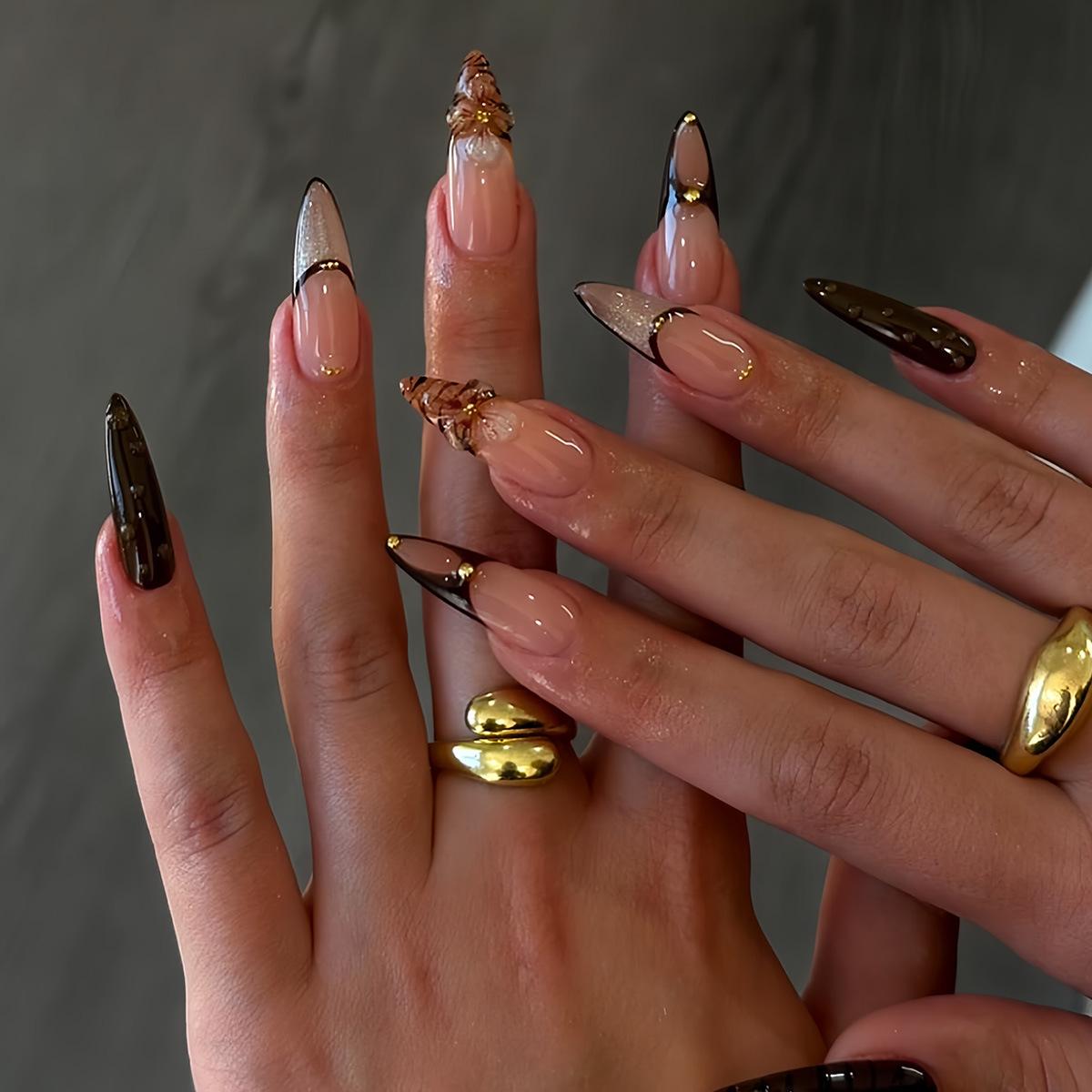 Миндалевидные накладные ногти с полосками, 3D-цветами и стразами