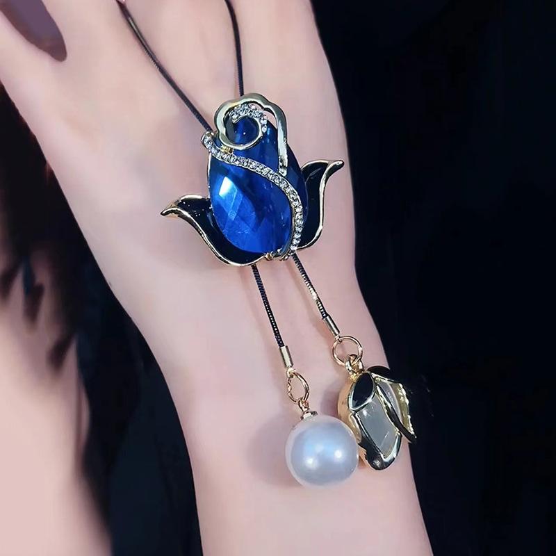 Korean temperament cat's eye tulip sweater chain foreign style autumn and winter Internet celebrity personality long necklace clothes 