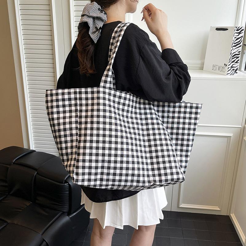 Summer Ins Fashion Literary and Lazy Style Shoulder Shopping Bags Are Popular This Year, Large-capacity Plaid Canvas Tote Bags.
