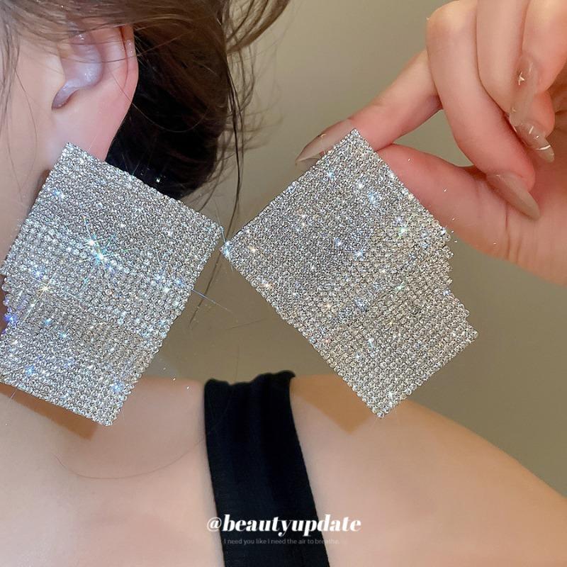 European and American Silver Needle Diamond-encrusted Geometric Square Stud Earrings Retro Exaggerated Design Earrings Light Luxury High-end Earrings