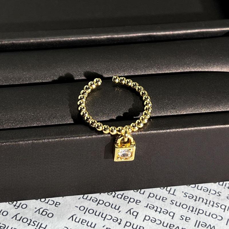 Bright Small Broken Diamonds Inlaid with Flowers Retro Light Luxury Temperament Ring Women's Ins Cold Wind Niche High-end Ring