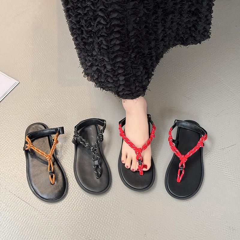 Large size casual sandals women's 2025 European and American new flat bottom thick sole cross sandals foreign trade models