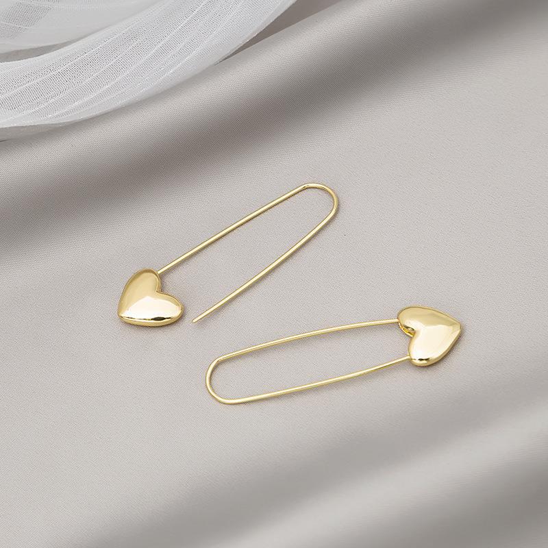 Korean Dongdaemun Metal Heart Stud Earrings - Stylish & Elegant Long Peach Heart Design