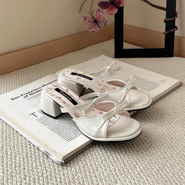 Fashion High-Heeled Shoes Lady Ladies' Slippers Rubber Flip Flops Luxury Slides Butterfly-Knot Slipers Women Hawaiian Designer 2025