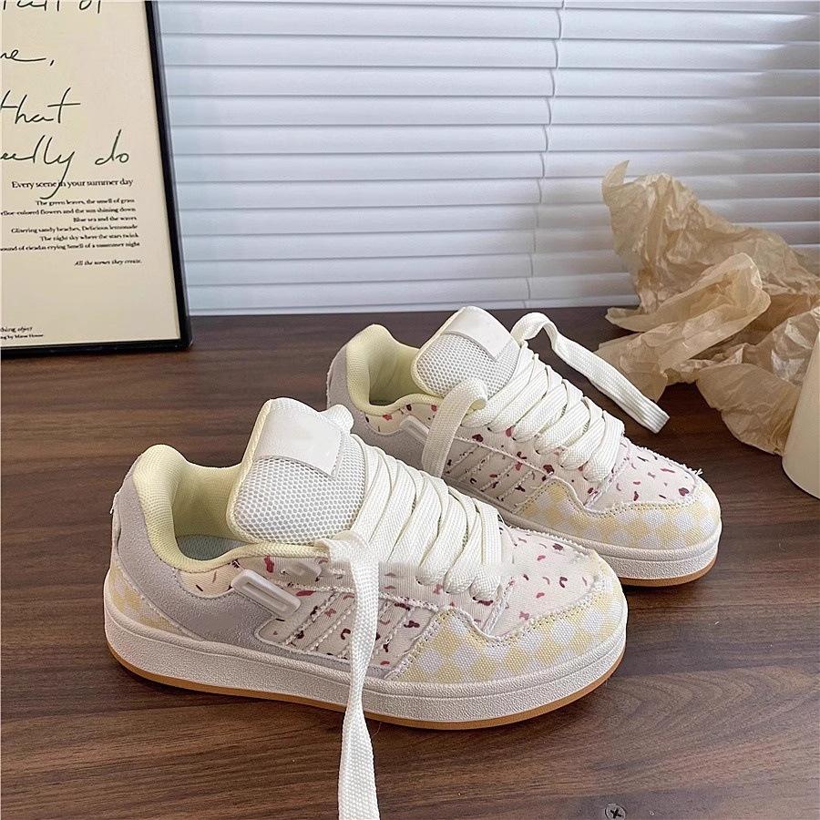 Low-top cranberry color scheme bread shoes women's summer new student versatile women's board shoes