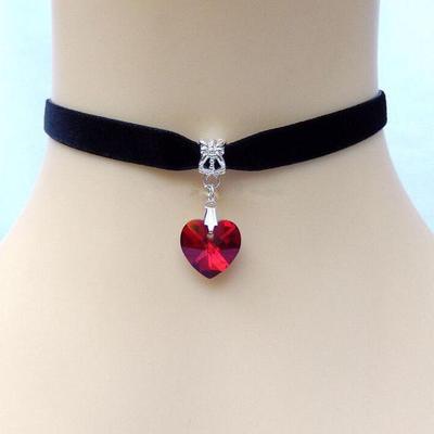 Collana Girocollo in Velluto con Pendente a Cuore di Cristallo Europeo e Americano