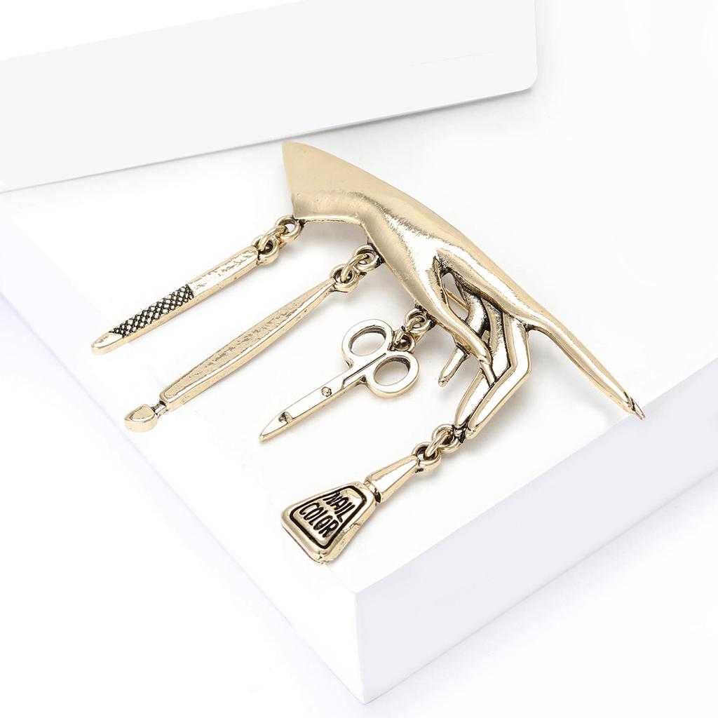 Artistic Retro Manicurist Pendant Brooch: Creative Anti-Exposure Light Luxury European-American Style Pin