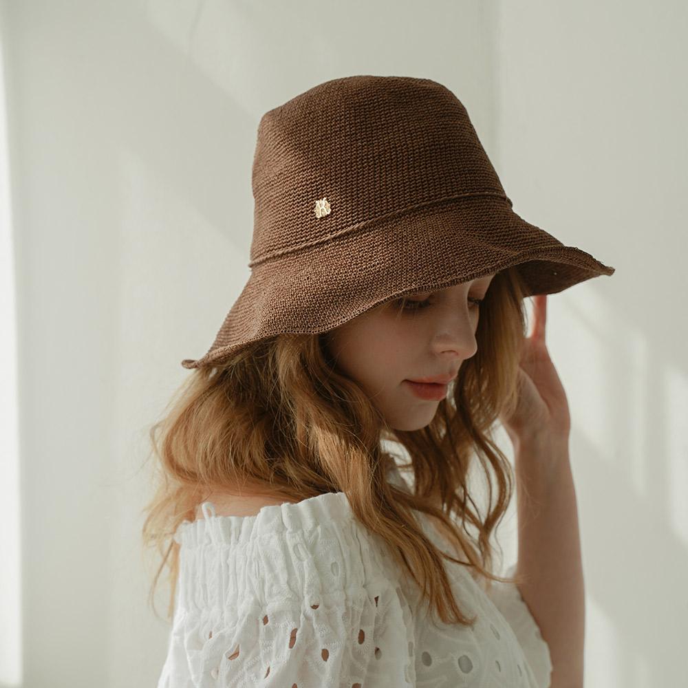 Kaliseumontapone Issabel Raffia Cloche Straw Hat