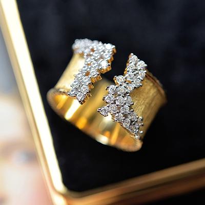 Anello Trendy di Lusso Color Oro con Zirconia Cubica per Donna Anello Moderno a Fascia Larga per Dito Stile OL Gioielli da Donna Spedizione Diretta