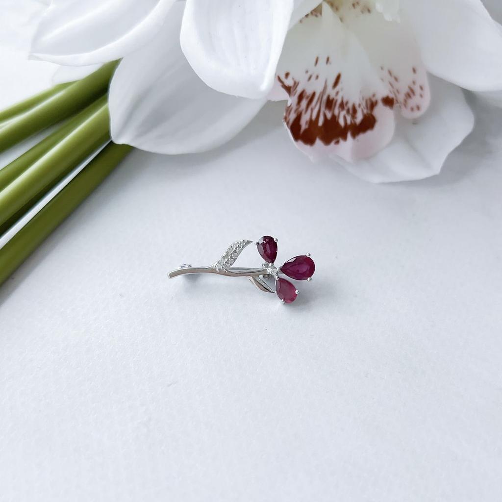 Silver Brooch with Natural Ruby ​​2.365ct, Cubic Zirconia (2152781)