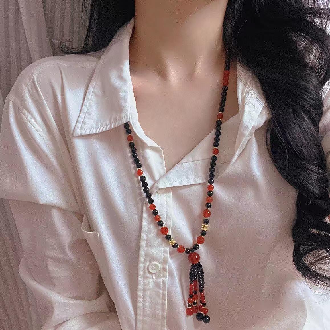 

Vintage High Quality Natural Black Agate Chalcedony Contrasting Collarbone Chain Necklace Sweater Chain