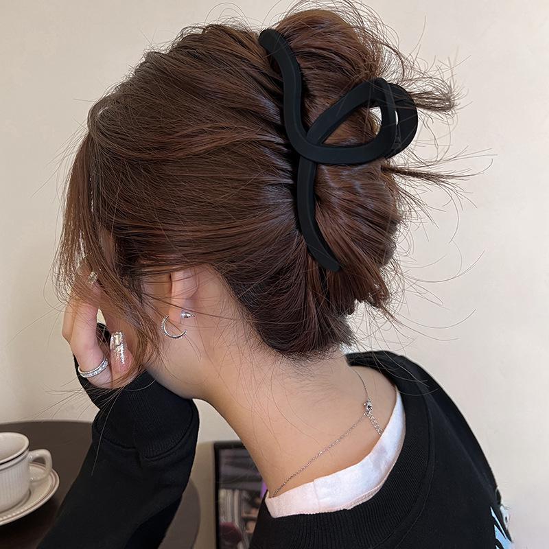 Premium Coffee-Colored Frosted Hairpin - Large All-Match Shark Clip for Elegant Hairstyles