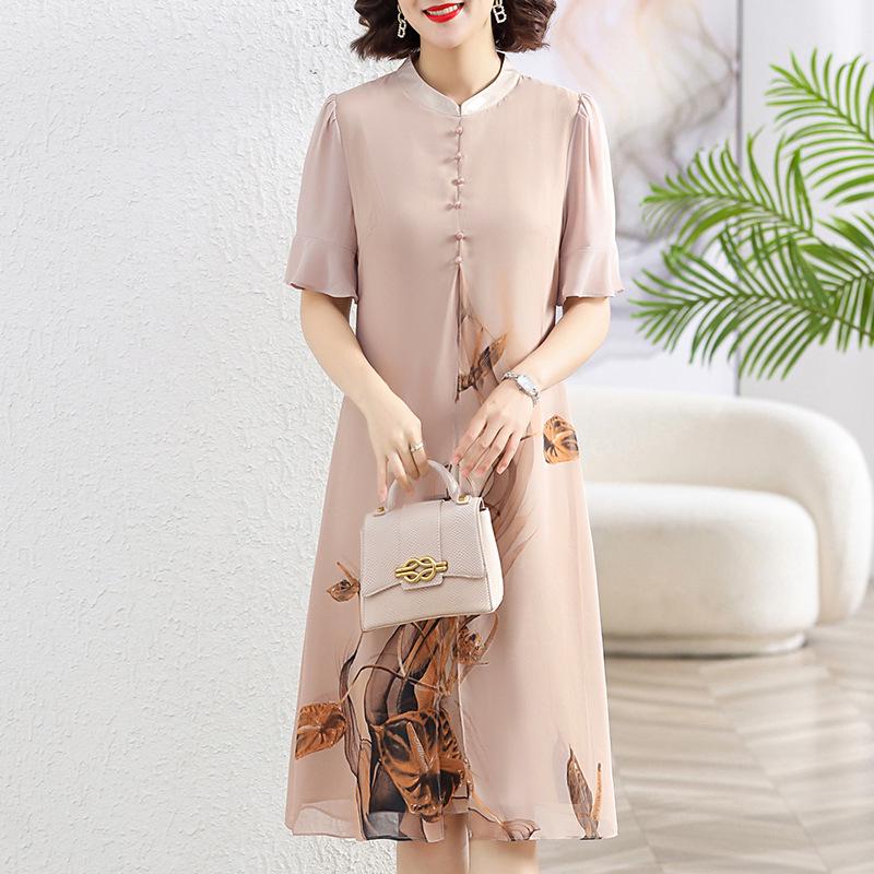 

Стильное летнее платье для женщин среднего возраста: 40-50-е годы Большой размер, Стройнящая юбка-макси с коротким рукавом XXXL (120-135 jin) розовый