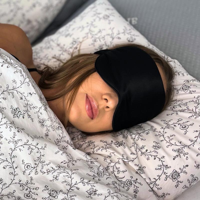 Silk Eye Mask Comfortable For Sleeping - Black