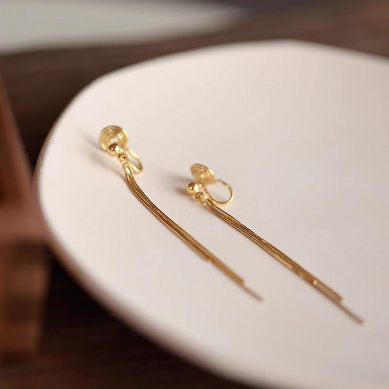 

Musla Design Jewelry Cilp Earrings For Women Fashionable Simple Drop Earrings Stud Clip Earrings золотистий